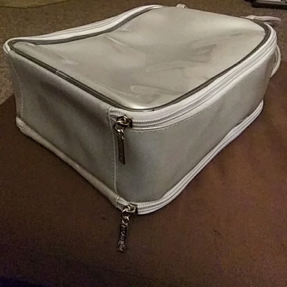 Alcántara double zip cosmetics bag. - Picture 3 of 8